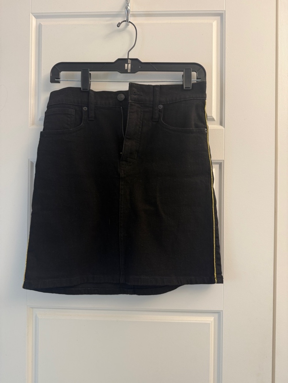 Madewell Black Garment with Cream Brand Label